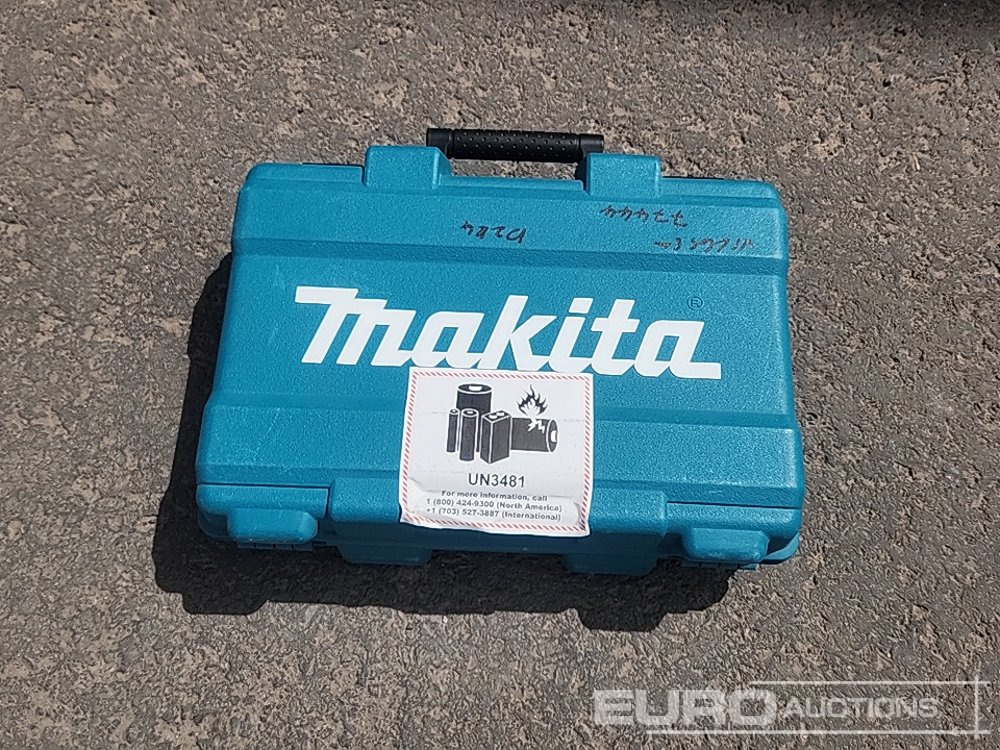 Unused Makita RJ03 12v Recip Saw, 2 Batteries, Charger, Case - Celtniecības maisītājs: foto 5 Unused Makita RJ03 12v Recip Saw, 2 Batteries, Charger, Case - Celtniecības maisītājs: foto 5