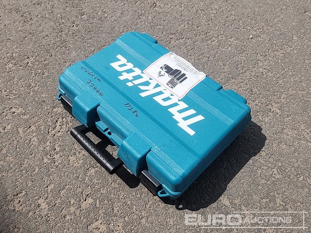 Unused Makita RJ03 12v Recip Saw, 2 Batteries, Charger, Case - Celtniecības maisītājs: foto 2 Unused Makita RJ03 12v Recip Saw, 2 Batteries, Charger, Case - Celtniecības maisītājs: foto 2