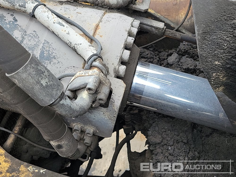 Riteņu iekrāvējs Volvo 180C: foto 29
