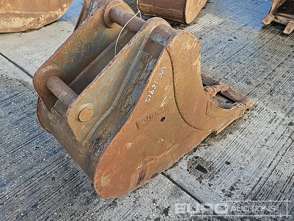Volvo 24" Scoop Bucket 65mm Pin to suit 13 Ton Excavator - Kauss: foto 1 Volvo 24" Scoop Bucket 65mm Pin to suit 13 Ton Excavator - Kauss: foto 1