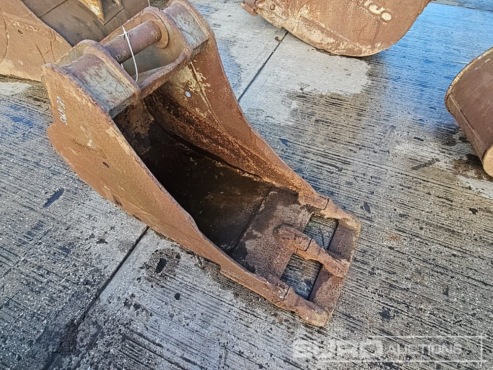Volvo 24" Scoop Bucket 65mm Pin to suit 13 Ton Excavator - Kauss: foto 3 Volvo 24" Scoop Bucket 65mm Pin to suit 13 Ton Excavator - Kauss: foto 3
