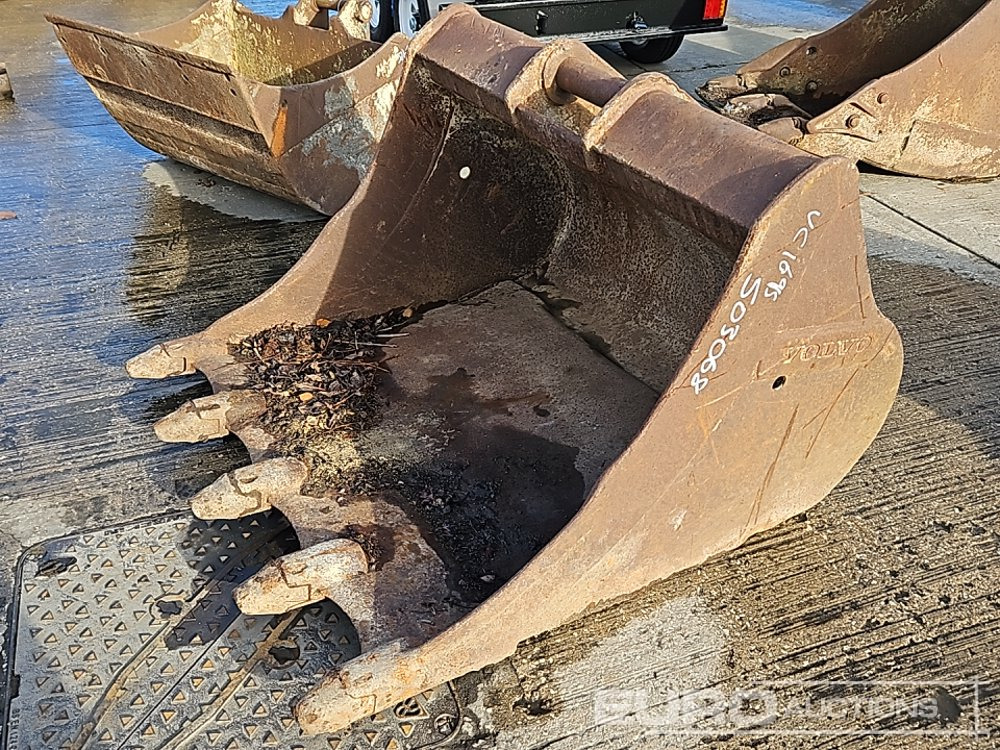 Volvo 46" Scoop Bucket 65mm Pin to suit 13 Ton Excavator - Kauss: foto 1 Volvo 46" Scoop Bucket 65mm Pin to suit 13 Ton Excavator - Kauss: foto 1