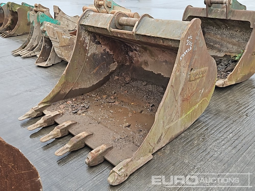 Volvo 58" Digging Bucket 80mm Pin to suit 20 Ton Excavator - Kauss: foto 1 Volvo 58" Digging Bucket 80mm Pin to suit 20 Ton Excavator - Kauss: foto 1