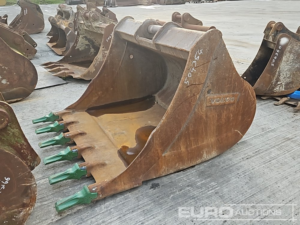 Volvo 58" Digging Bucket 80mm Pin to suit 20 Ton Excavator - Kauss: foto 1 Volvo 58" Digging Bucket 80mm Pin to suit 20 Ton Excavator - Kauss: foto 1