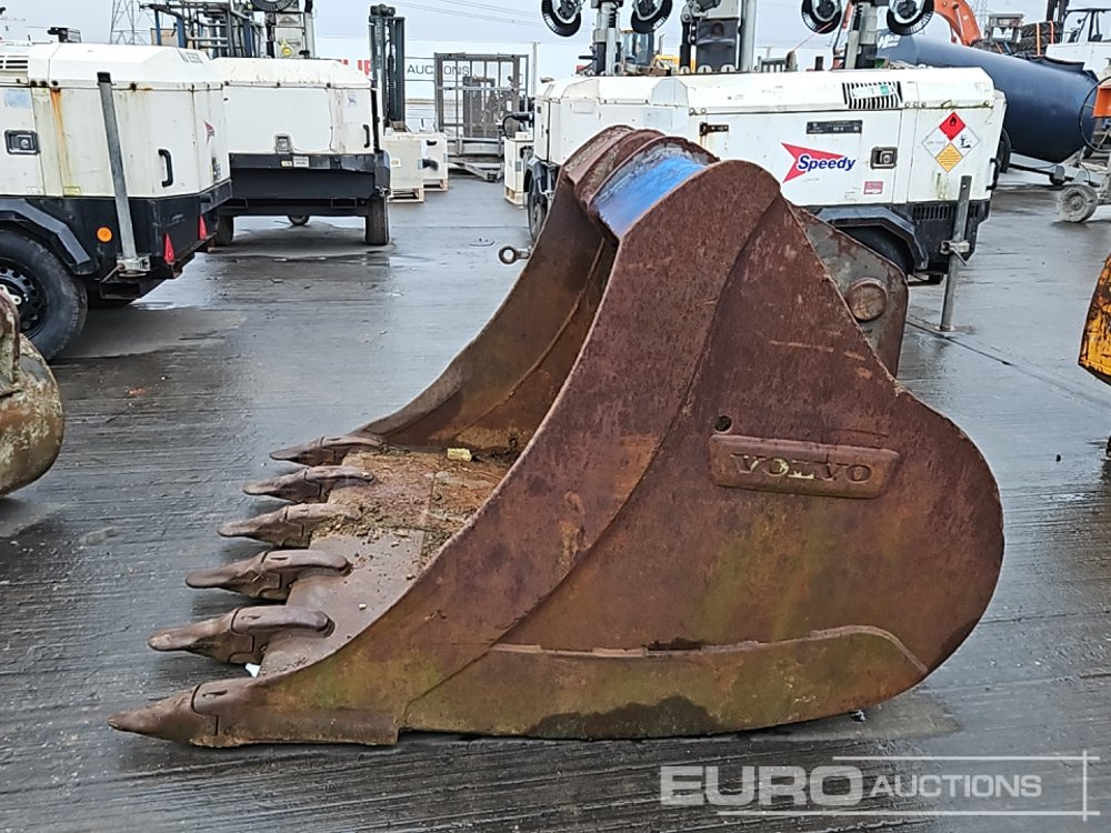 Volvo 58" Scoop Bucket 65mm Pin to suit 13 Ton Excavator - Kauss: foto 2 Volvo 58" Scoop Bucket 65mm Pin to suit 13 Ton Excavator - Kauss: foto 2