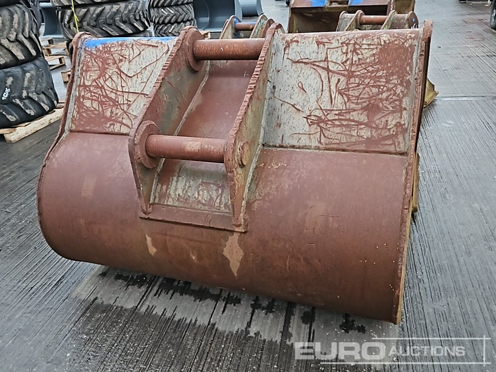 Volvo 58" Scoop Bucket 65mm Pin to suit 13 Ton Excavator - Kauss: foto 4 Volvo 58" Scoop Bucket 65mm Pin to suit 13 Ton Excavator - Kauss: foto 4