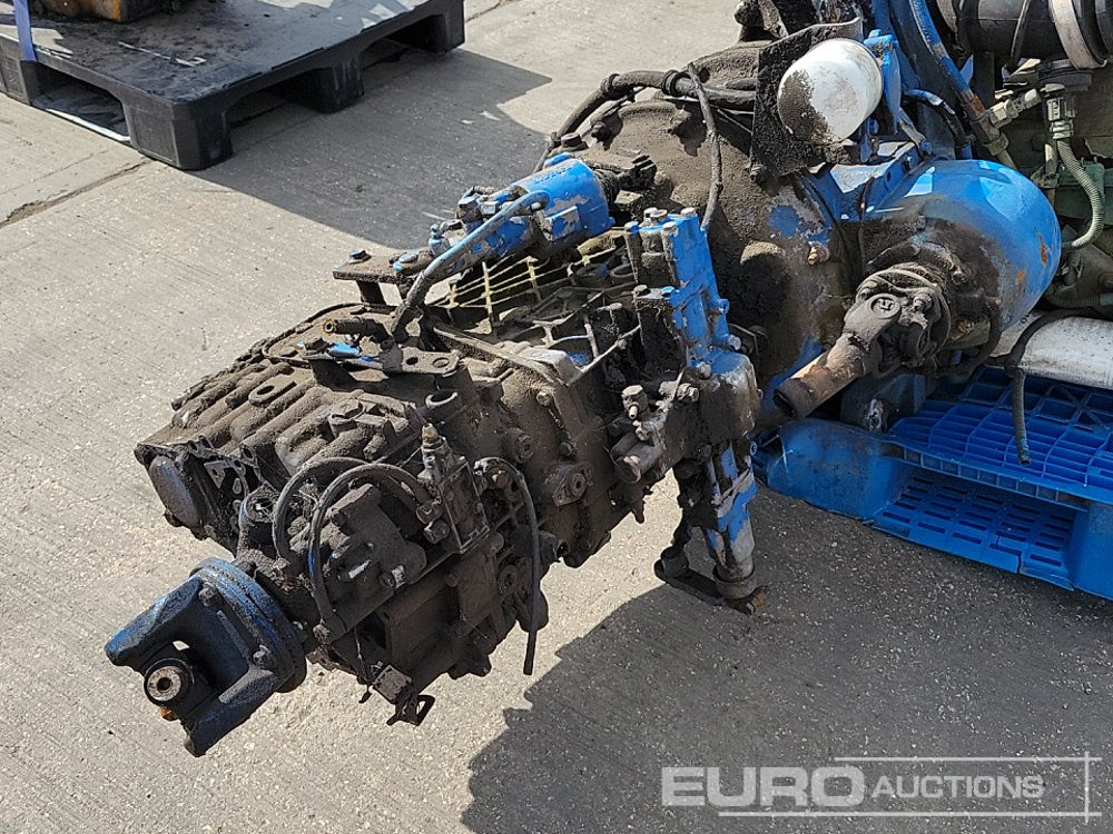 Dzinējs Volvo 6 Cylinder Engine, Gearbox: foto 14