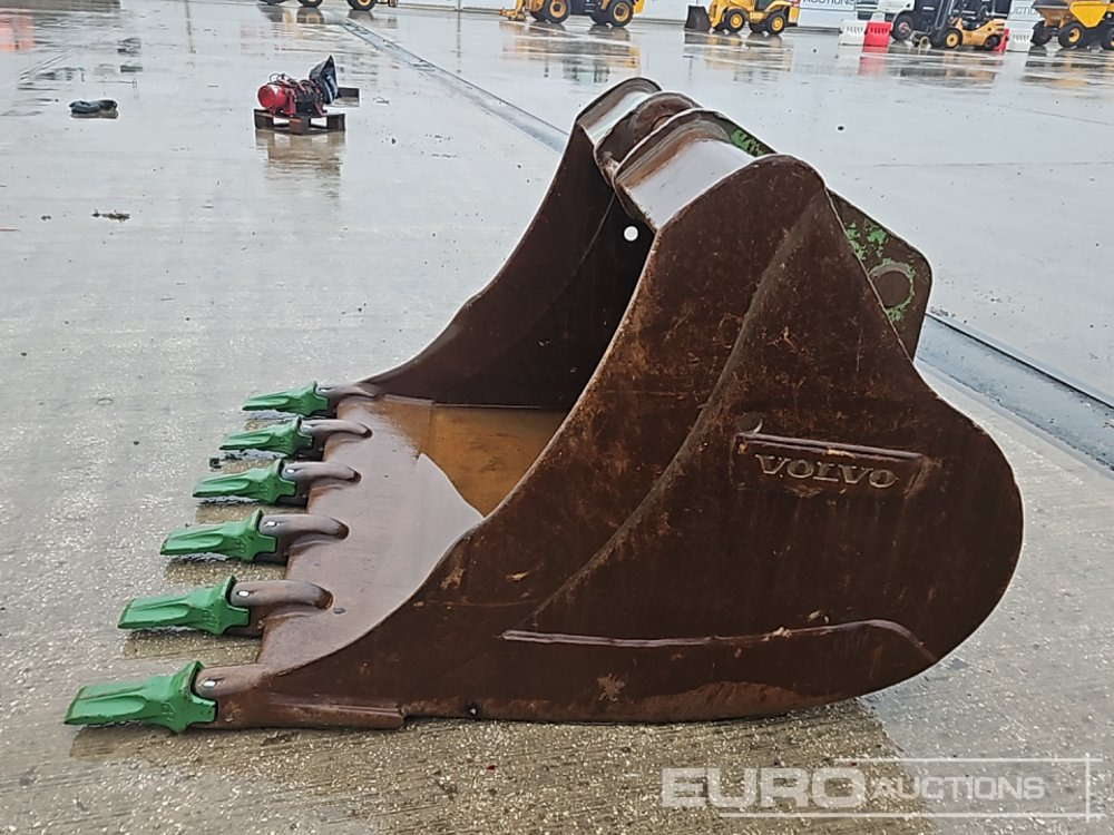 Volvo 60" Scoop Bucket 80mm Pin to suit 20 Ton Excavator - Kauss: foto 2 Volvo 60" Scoop Bucket 80mm Pin to suit 20 Ton Excavator - Kauss: foto 2