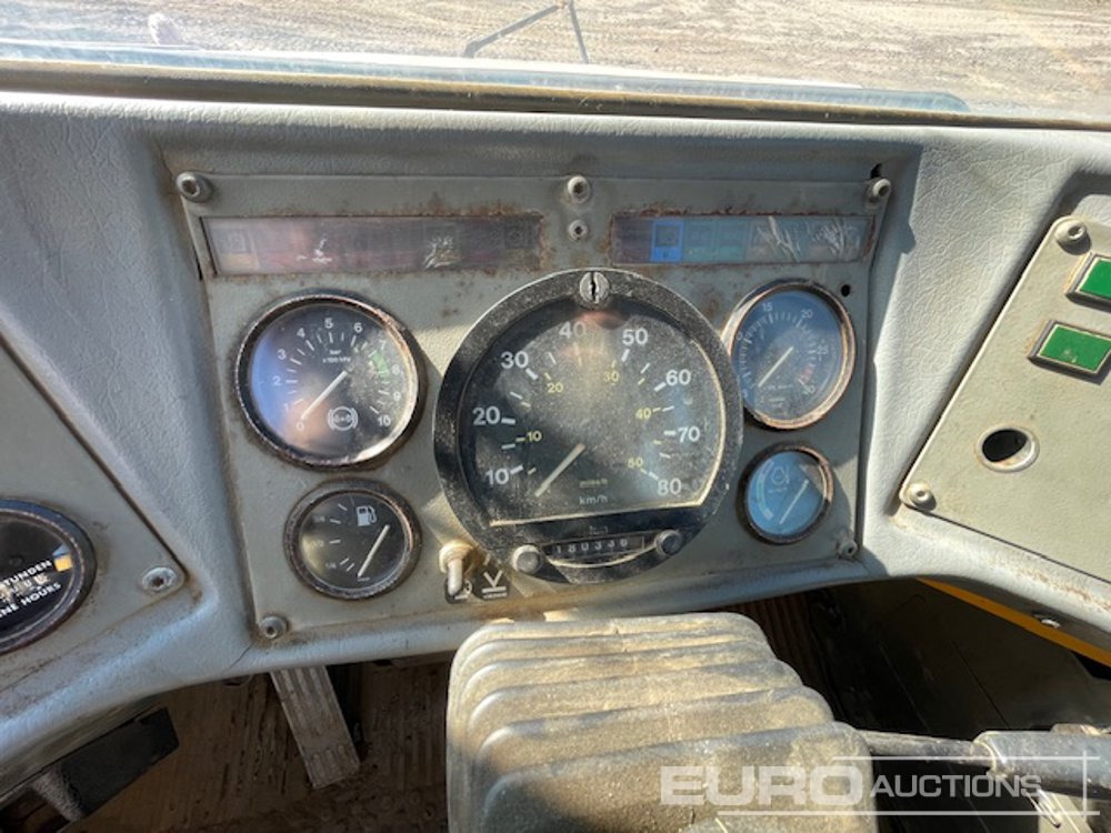 Artikulētias pašizgāzējs Volvo A25C: foto 12