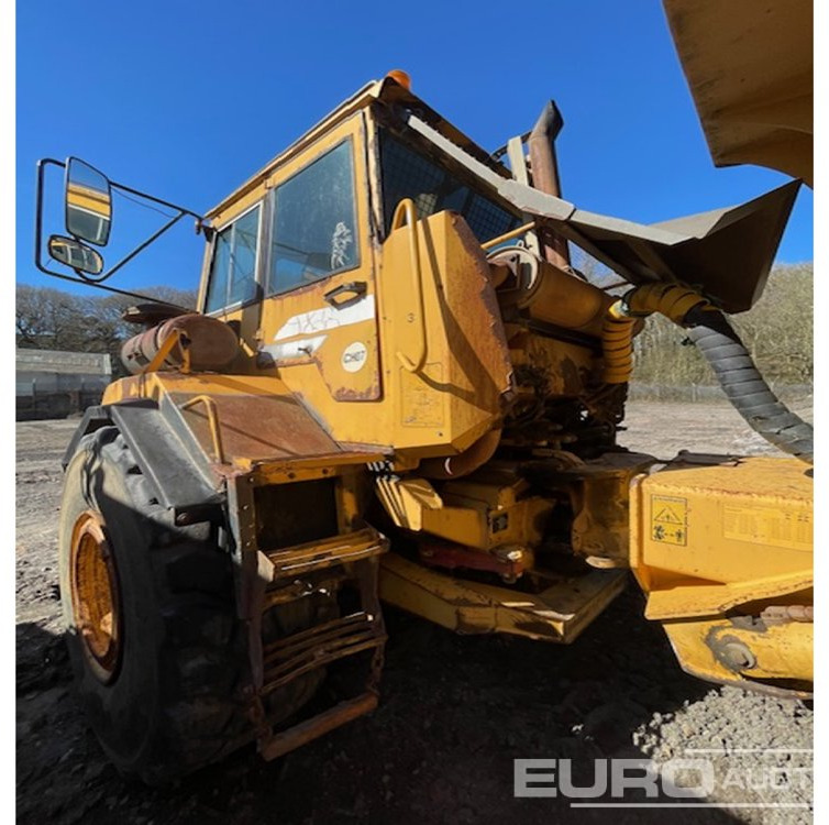 Volvo A25C - Artikulētias pašizgāzējs: foto 3 Volvo A25C - Artikulētias pašizgāzējs: foto 3