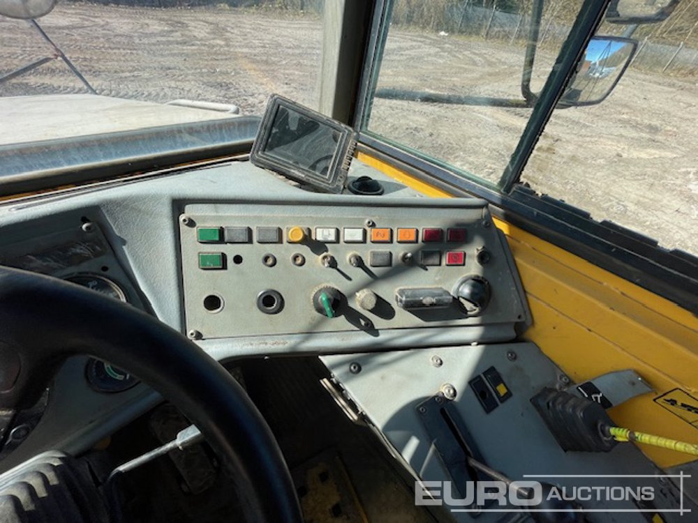 Artikulētias pašizgāzējs Volvo A25C: foto 13