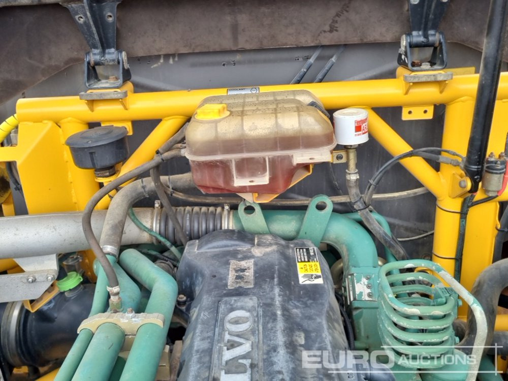 Artikulētias pašizgāzējs Volvo A30D: foto 32