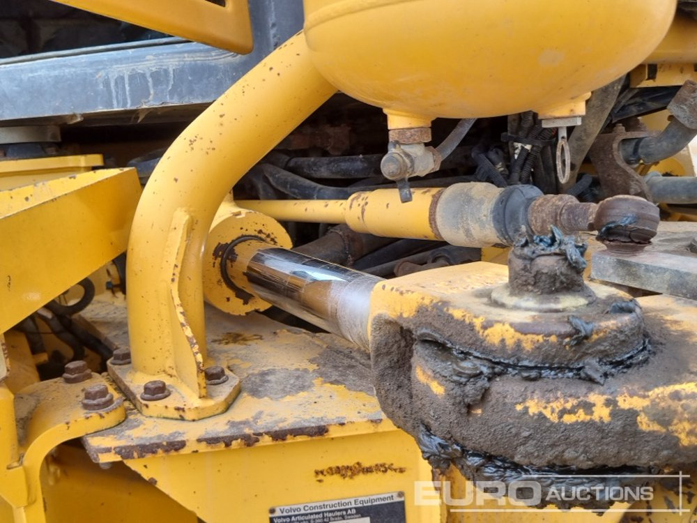 Artikulētias pašizgāzējs Volvo A30D: foto 28