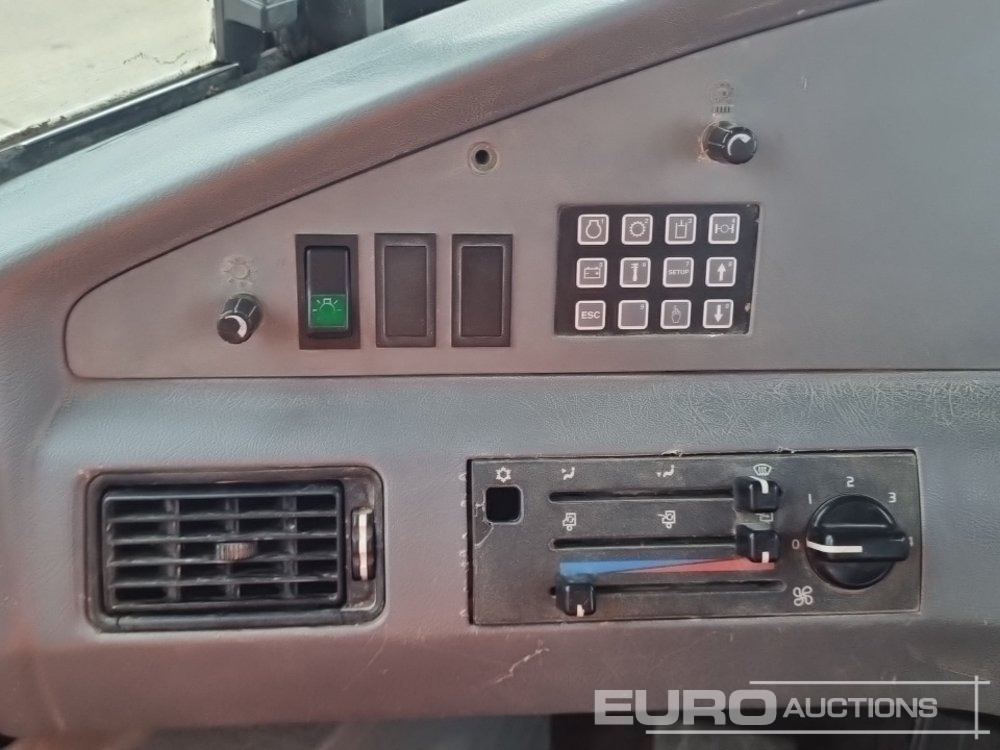 Artikulētias pašizgāzējs Volvo A30D: foto 42