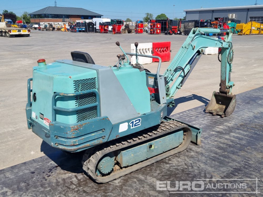 Yanmar B12-2 - Mini-ekskavators: foto 5 Yanmar B12-2 - Mini-ekskavators: foto 5