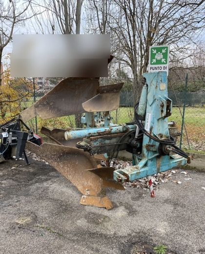 Aratro usato Nuova Comas - Arkls: foto 4 Aratro usato Nuova Comas - Arkls: foto 4