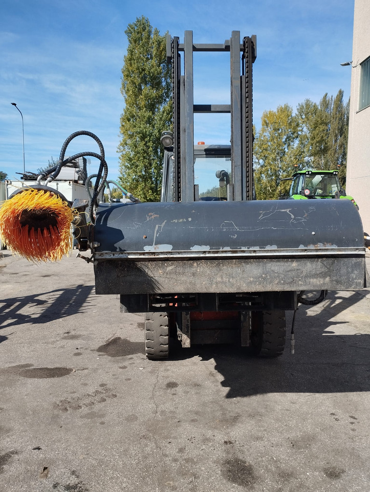 Spazzola usata per SkidLoader Marlia SPZ50 - Birste: foto 2 Spazzola usata per SkidLoader Marlia SPZ50 - Birste: foto 2