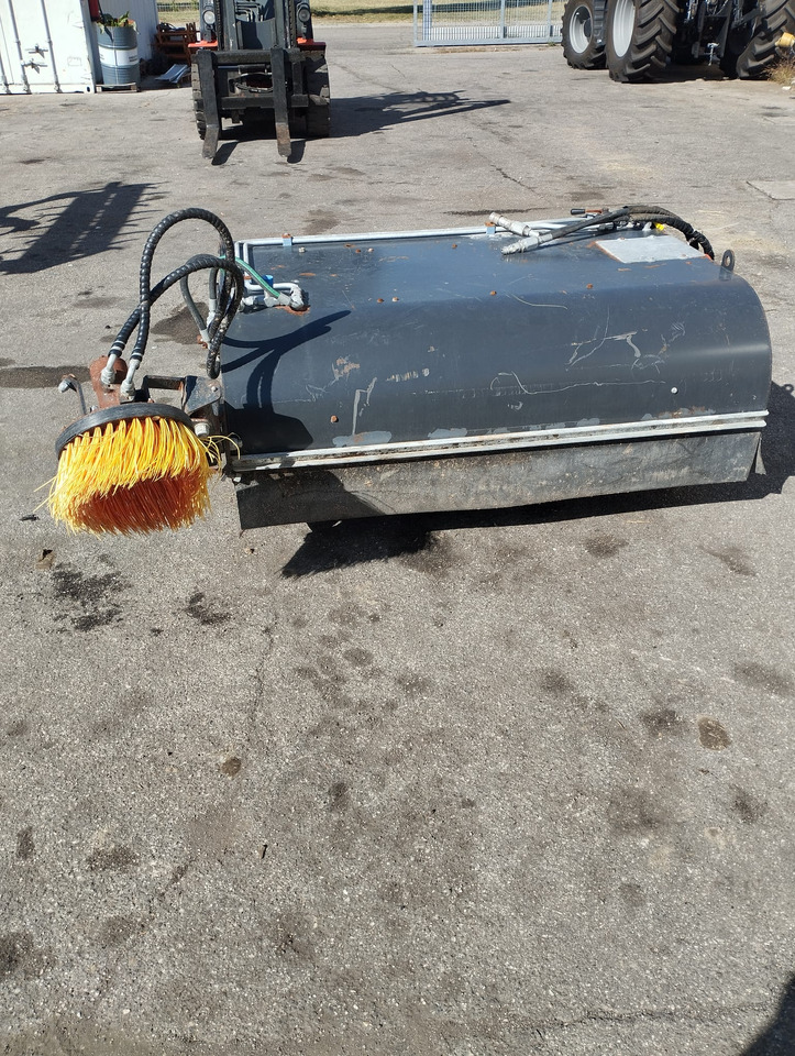 Spazzola usata per SkidLoader Marlia SPZ50 - Birste: foto 1 Spazzola usata per SkidLoader Marlia SPZ50 - Birste: foto 1