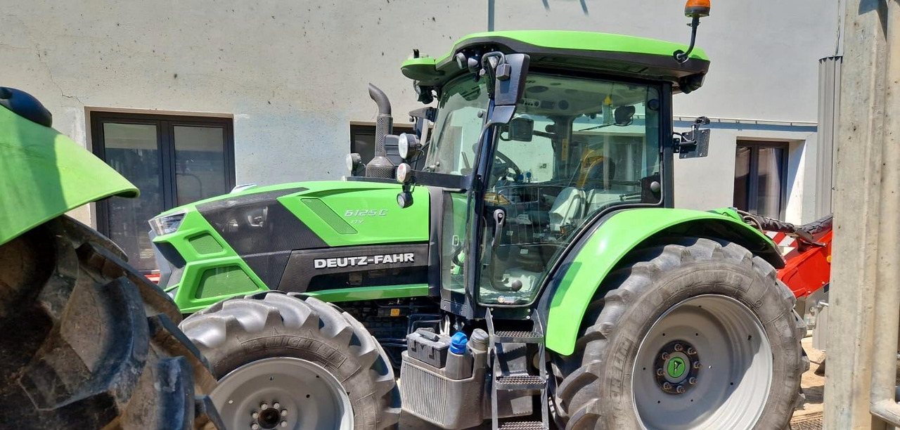 Trattore usato Deutz-Fahr 6125 C TTV - Traktors: foto 1 Trattore usato Deutz-Fahr 6125 C TTV - Traktors: foto 1