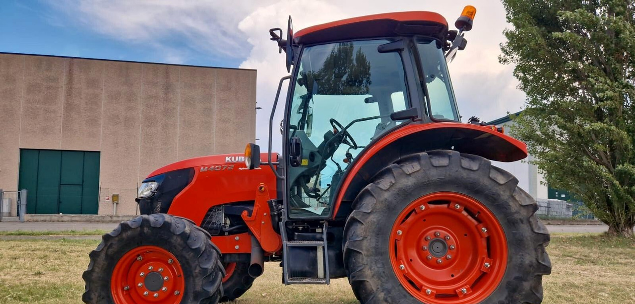 Trattore usato Kubota M4072 - Traktors: foto 4 Trattore usato Kubota M4072 - Traktors: foto 4