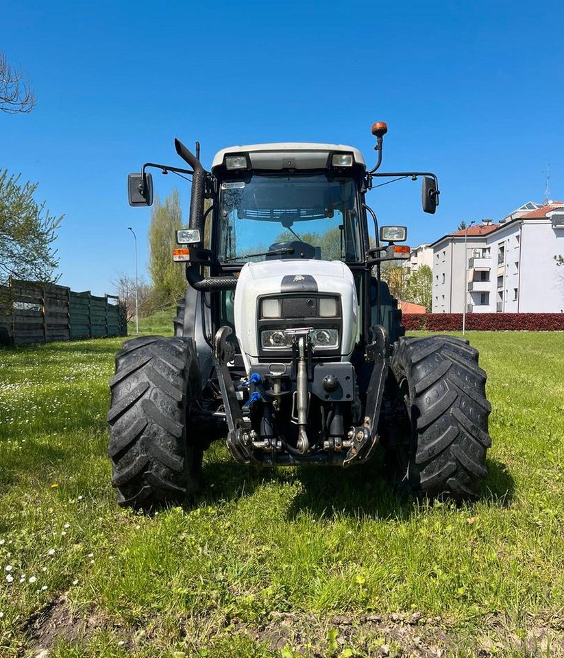 Trattore usato Lamborghini Spire 90.4 - 2015 - Traktors: foto 3 Trattore usato Lamborghini Spire 90.4 - 2015 - Traktors: foto 3