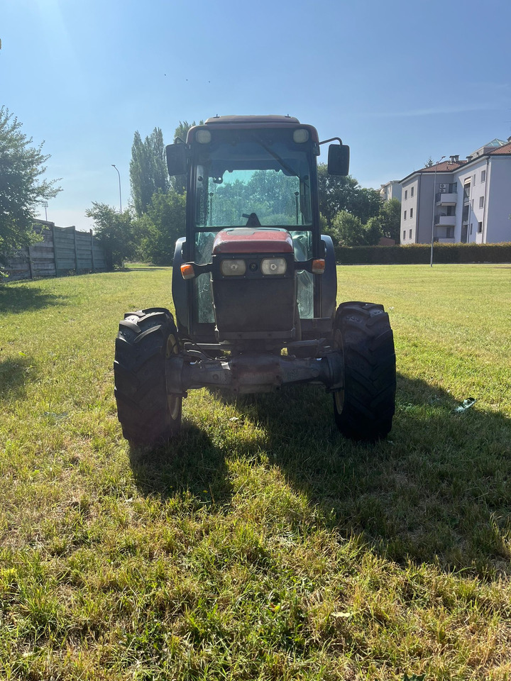 Trattore usato New Holland TNF90 - Traktors: foto 2 Trattore usato New Holland TNF90 - Traktors: foto 2