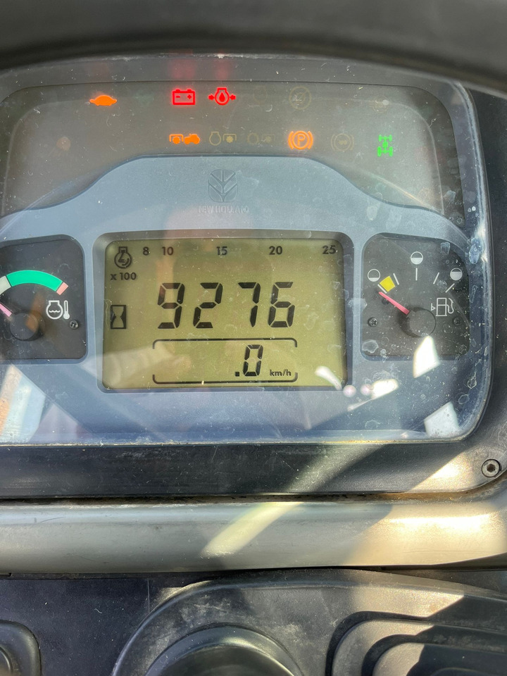 Trattore usato New Holland TNF90 - Traktors: foto 5 Trattore usato New Holland TNF90 - Traktors: foto 5