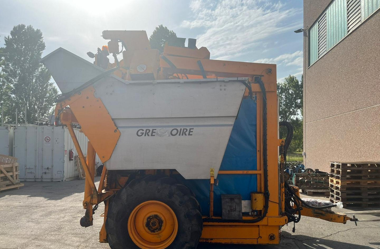 Vendemmiatrice usata Gregoire G60I - Vīnogu mašīna: foto 1 Vendemmiatrice usata Gregoire G60I - Vīnogu mašīna: foto 1