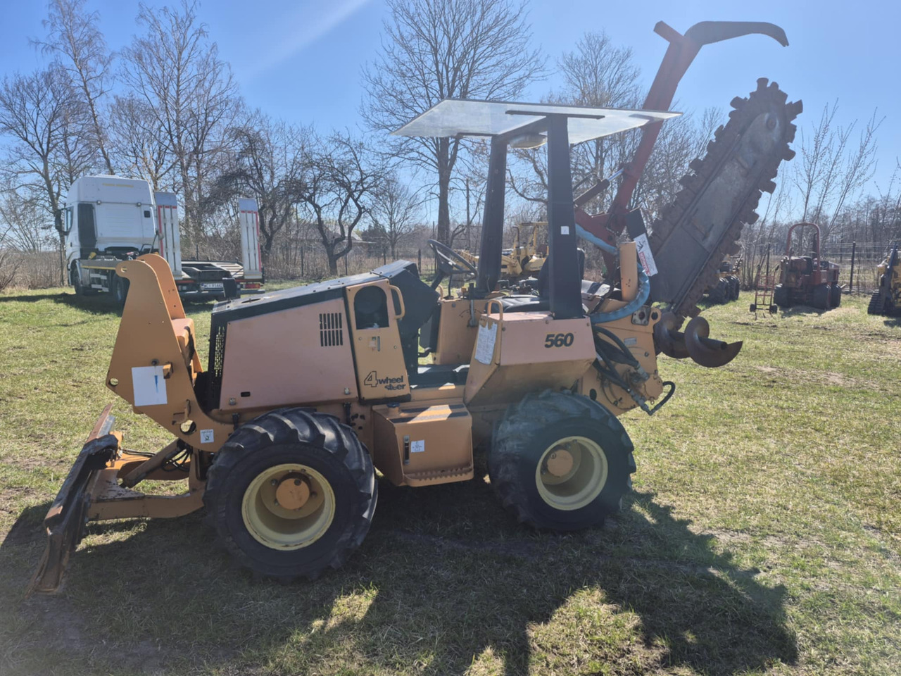 Case 560 - Tranšeju racējs: foto 5 Case 560 - Tranšeju racējs: foto 5