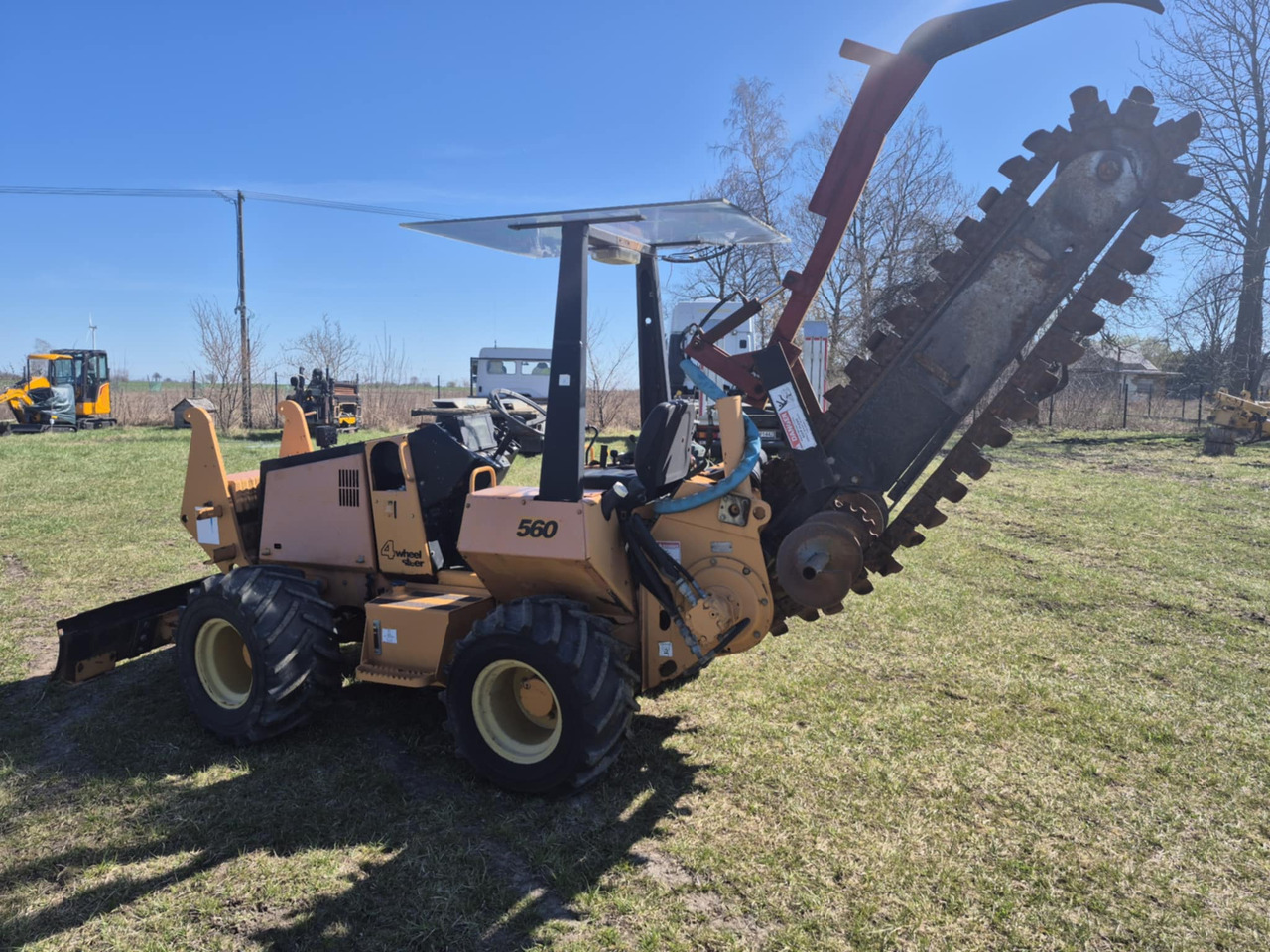 Case 560 - Tranšeju racējs: foto 3 Case 560 - Tranšeju racējs: foto 3