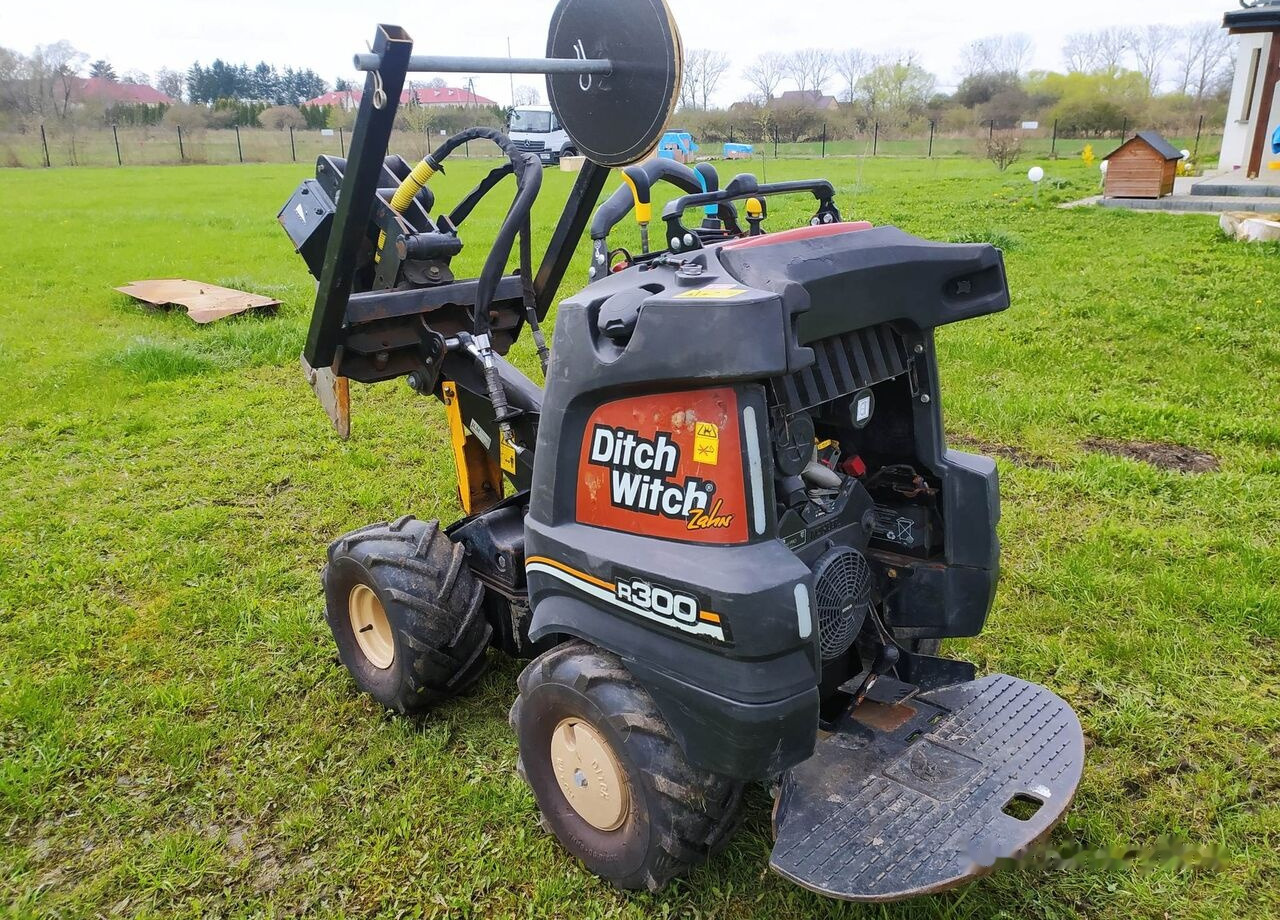 Ditch-Witch Zahn R300 - Tranšeju racējs: foto 2 Ditch-Witch Zahn R300 - Tranšeju racējs: foto 2