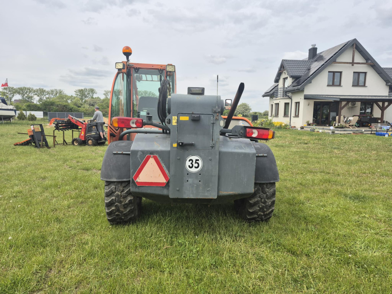 Teleskopiskais riteņu iekrāvējs JLG 4013: foto 9