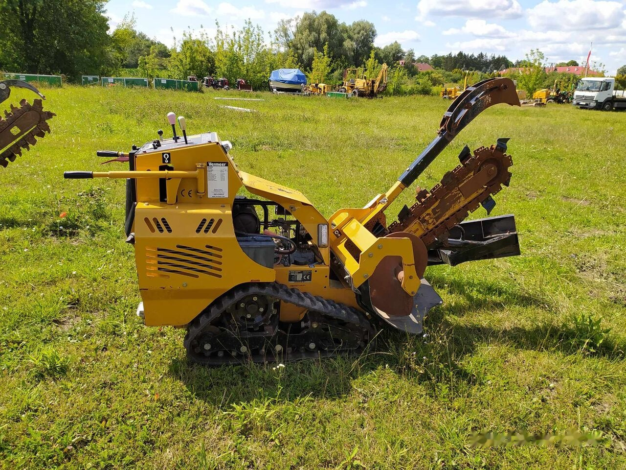 Vermeer RTX250 - Tranšeju racējs: foto 1 Vermeer RTX250 - Tranšeju racējs: foto 1