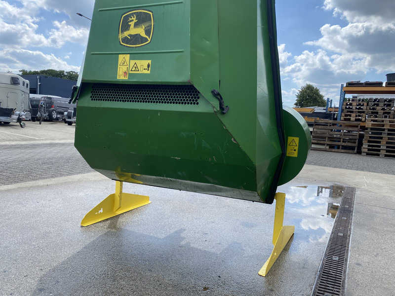 John Deere MCS 580 H, Hoogkieper, Opvangbak + afzuiging - Pļāvējs: foto 4 John Deere MCS 580 H, Hoogkieper, Opvangbak + afzuiging - Pļāvējs: foto 4