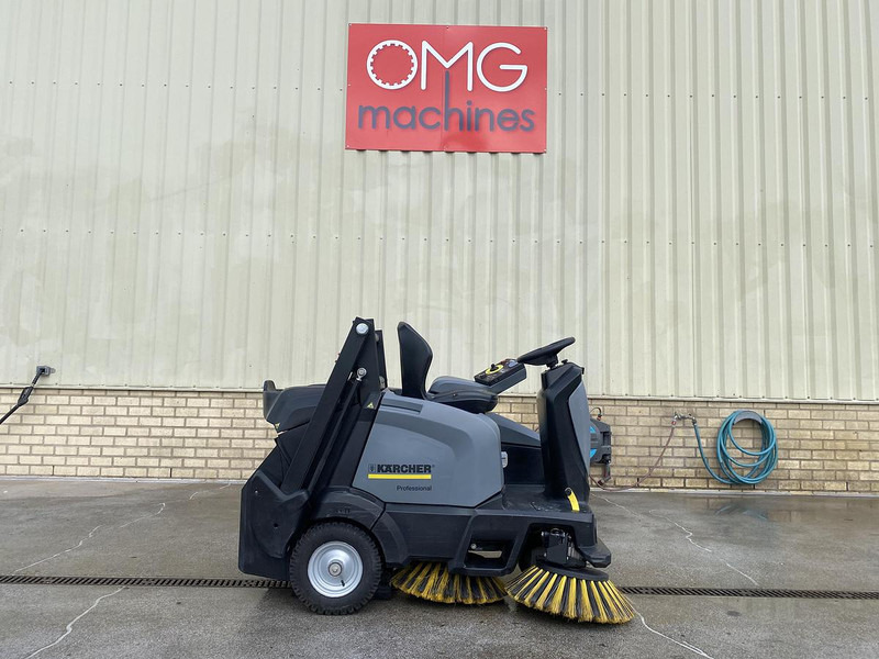 Kärcher KM 105/110 R Bp, Veegmachine, hoogkieper - Ielu tīrīšanas mašīna: foto 1 Kärcher KM 105/110 R Bp, Veegmachine, hoogkieper - Ielu tīrīšanas mašīna: foto 1