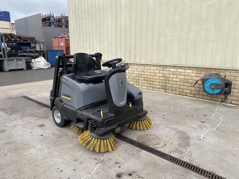 Kärcher KM 105/110 R Bp, Veegmachine, hoogkieper - Ielu tīrīšanas mašīna: foto 3 Kärcher KM 105/110 R Bp, Veegmachine, hoogkieper - Ielu tīrīšanas mašīna: foto 3