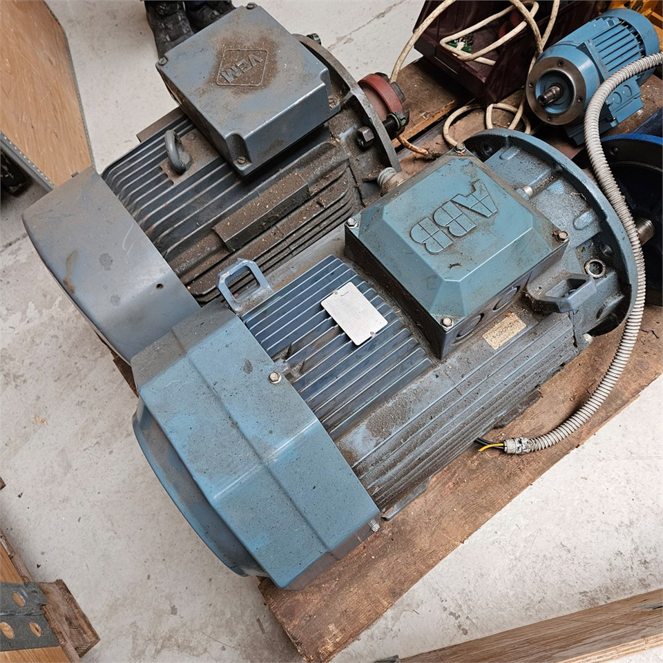 ABB MT80A19F100-2 / M3AA180MLB4 - Darbagalds: foto 2 ABB MT80A19F100-2 / M3AA180MLB4 - Darbagalds: foto 2