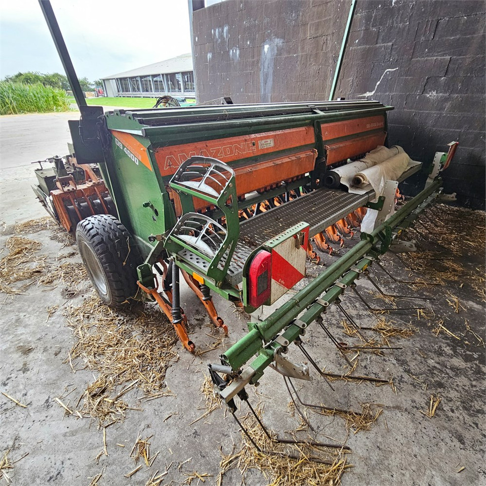 Amazone D9 4000 Super - KG 402 - Sēšanas tehnika: foto 3 Amazone D9 4000 Super - KG 402 - Sēšanas tehnika: foto 3