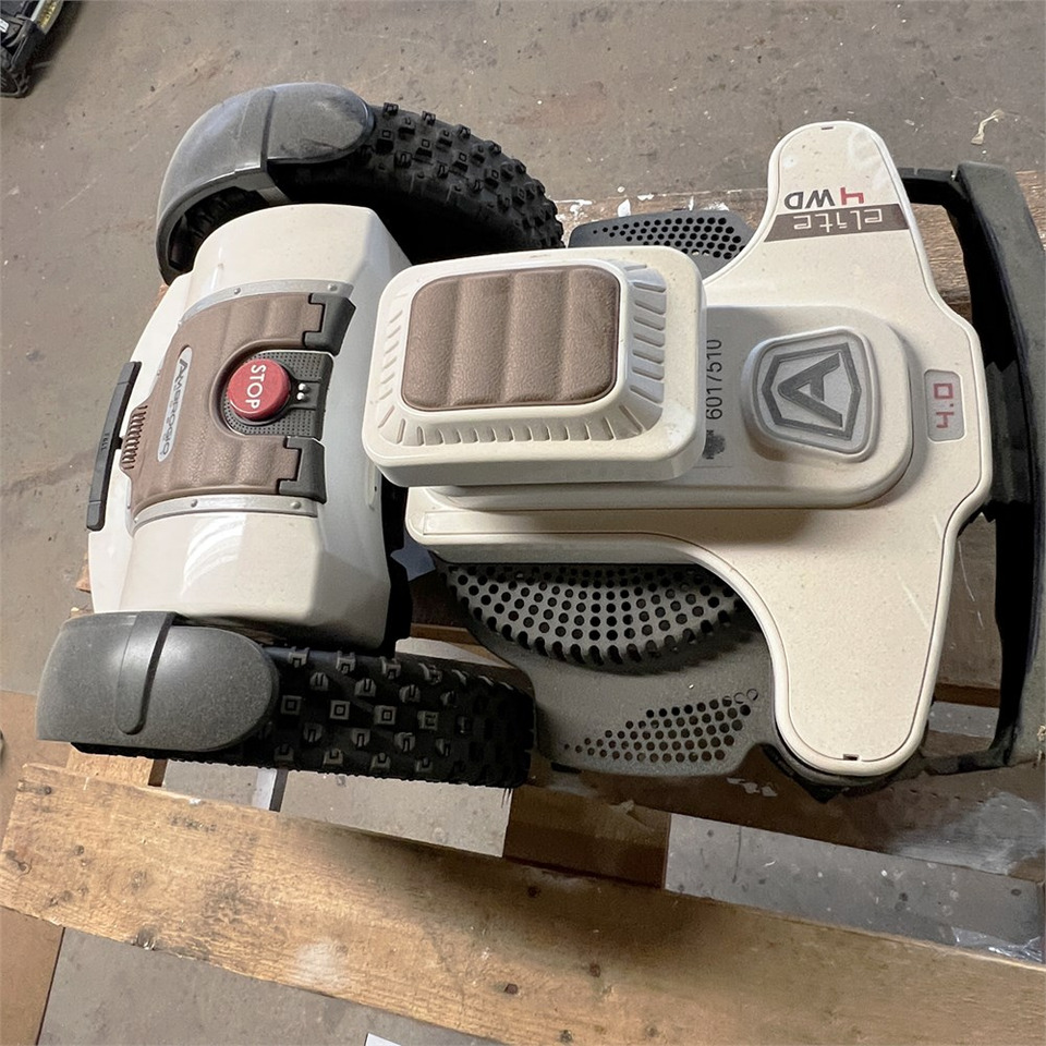 Ambrogio 4.0 Elite Premium 4 wd - Zāles pļāvējs: foto 5 Ambrogio 4.0 Elite Premium 4 wd - Zāles pļāvējs: foto 5