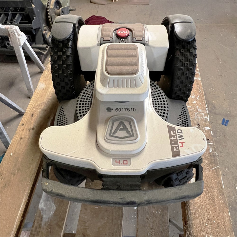 Ambrogio 4.0 Elite Premium - Zāles pļāvējs: foto 1 Ambrogio 4.0 Elite Premium - Zāles pļāvējs: foto 1