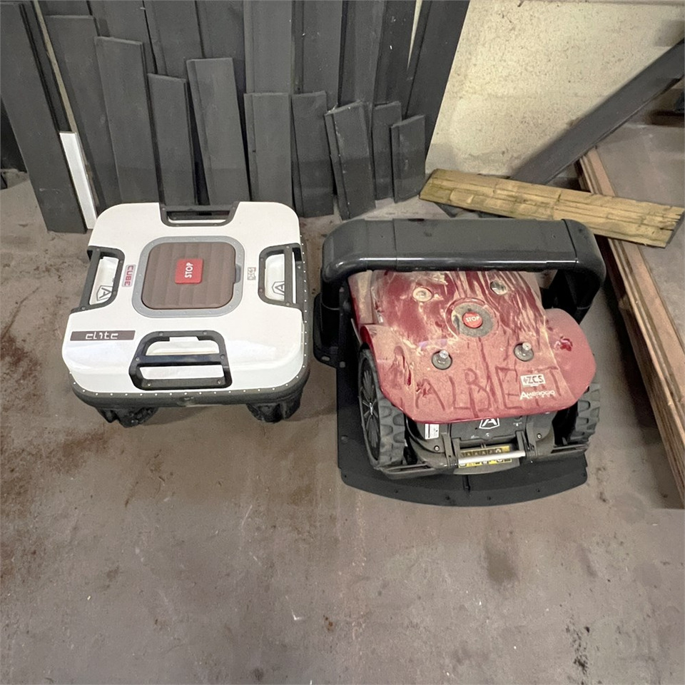 Ambrogio Cube Elite 4 WD - Zāles pļāvējs: foto 1 Ambrogio Cube Elite 4 WD - Zāles pļāvējs: foto 1