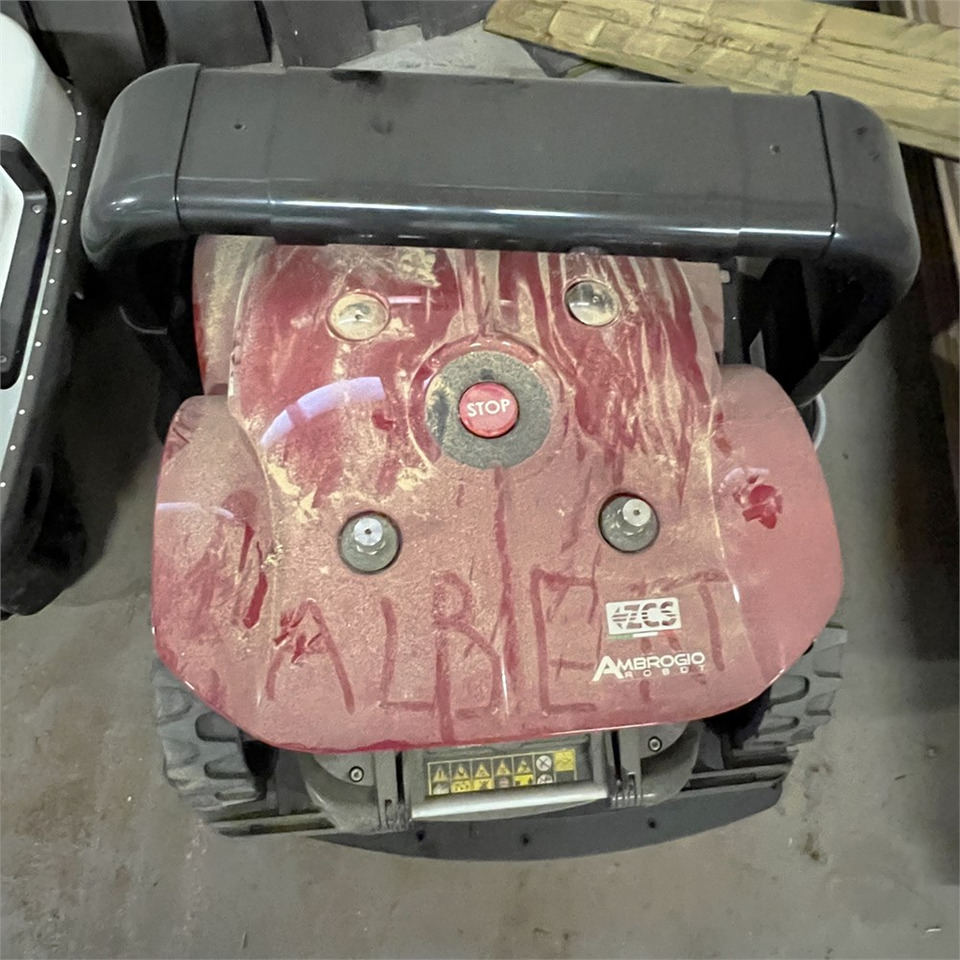 Ambrogio Cube Elite 4 WD - Zāles pļāvējs: foto 3 Ambrogio Cube Elite 4 WD - Zāles pļāvējs: foto 3