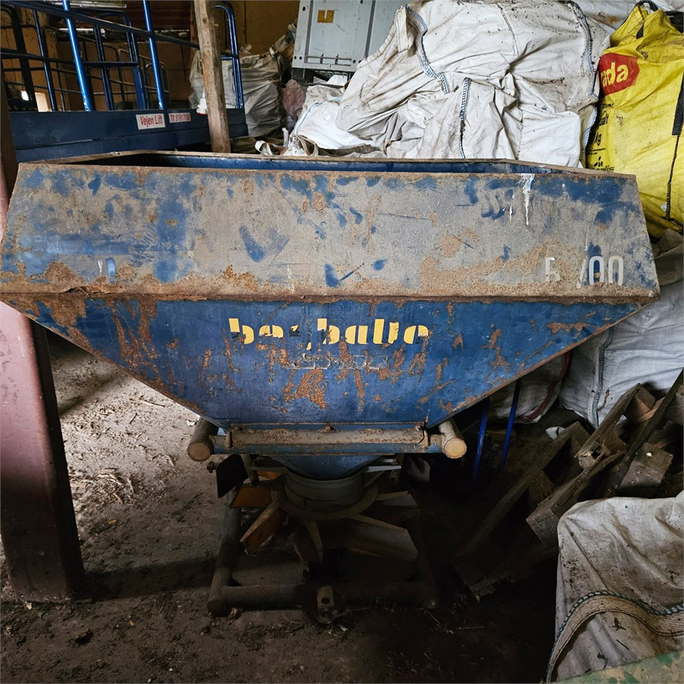 Bogballe B-700 - Mēslošanas tehnika: foto 1 Bogballe B-700 - Mēslošanas tehnika: foto 1