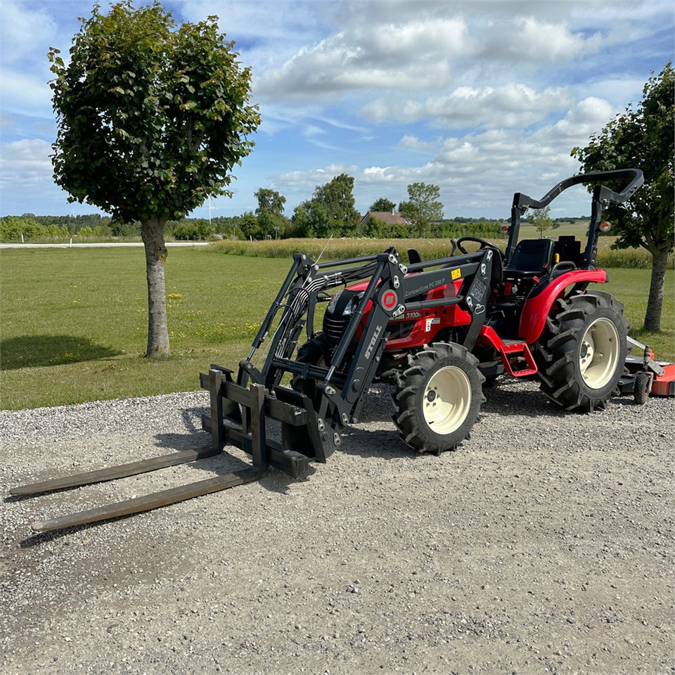 Komunālais traktors Branson 3100H: foto 1