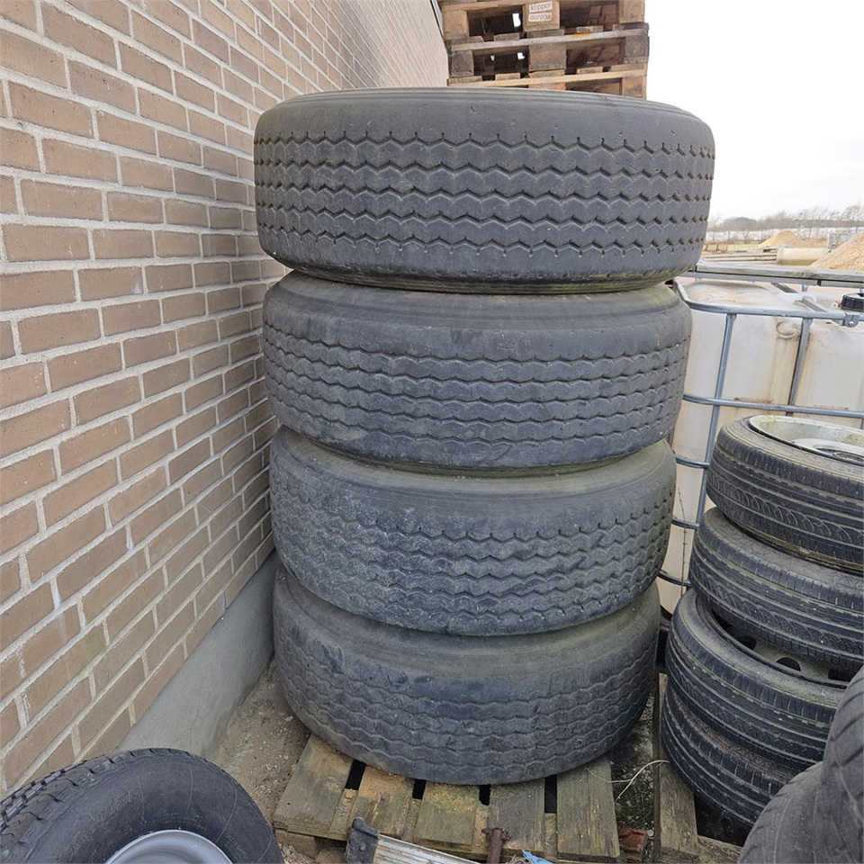 Bridgestone 4 units - Ritenis: foto 1 Bridgestone 4 units - Ritenis: foto 1