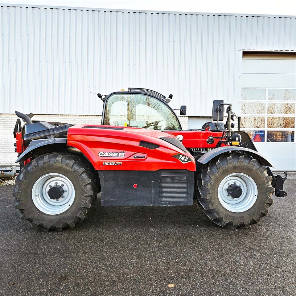 Case Farmlift 742 - Teleskopiskais iekrāvējs: foto 5 Case Farmlift 742 - Teleskopiskais iekrāvējs: foto 5