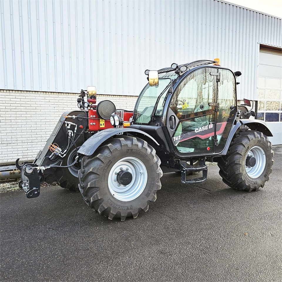 Case Farmlift 742 - Teleskopiskais iekrāvējs: foto 1 Case Farmlift 742 - Teleskopiskais iekrāvējs: foto 1