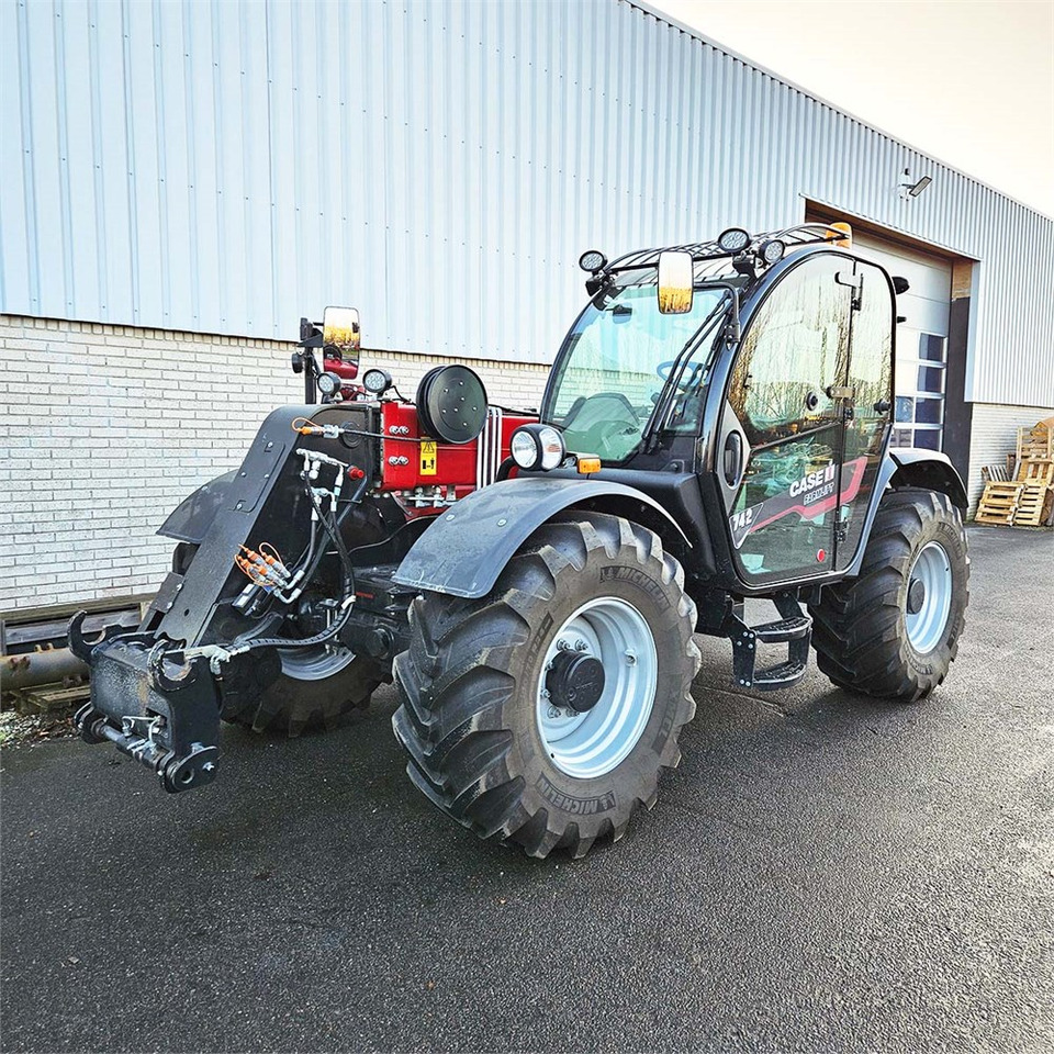 Case Farmlift 742 - Teleskopiskais iekrāvējs: foto 2 Case Farmlift 742 - Teleskopiskais iekrāvējs: foto 2