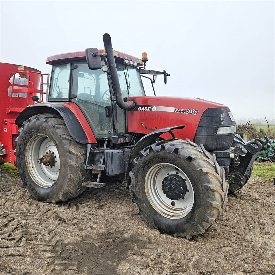 Case MXM 190 Maxxum - Traktors: foto 1 Case MXM 190 Maxxum - Traktors: foto 1