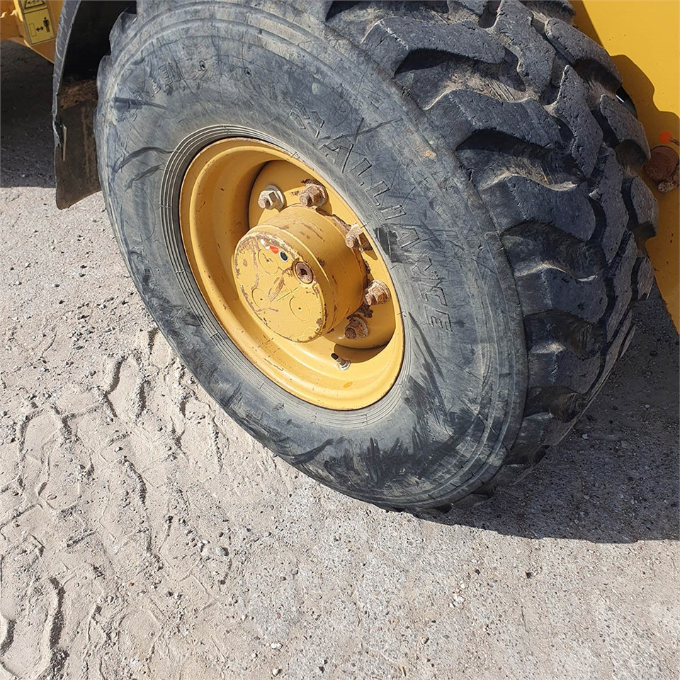 Riteņu iekrāvējs Caterpillar 906 H2: foto 28